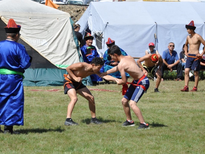 Чемпионат Забайкальского края по бурятской борьбе «Бухэ барилдаан» пройдет 10 мая в Агинском